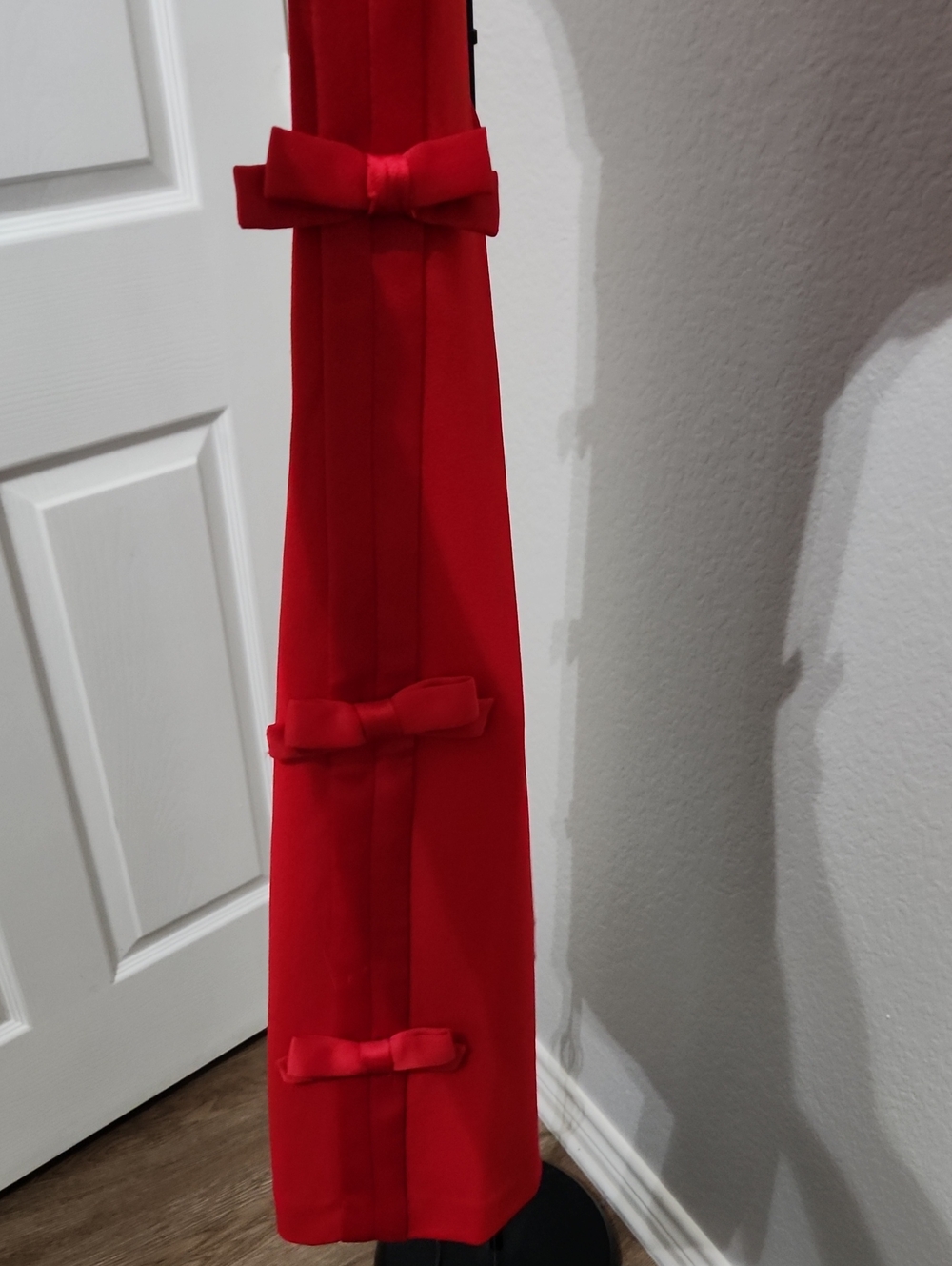 Karl Lagerfeld Paris Women's Mock Neck Bow Trimmed Red Shift Dress - Size 8 NWOT - Picture 3 of 8